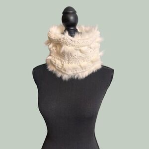 Soft Girl American Eagle Cream Faux Fur Knit Neck Warmer Shimmer Cowl Scarf